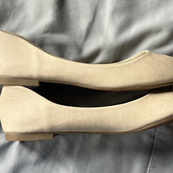 Ollio Women's Size 9 Beige Ballet Flats - new in box - Picture 7 of 8